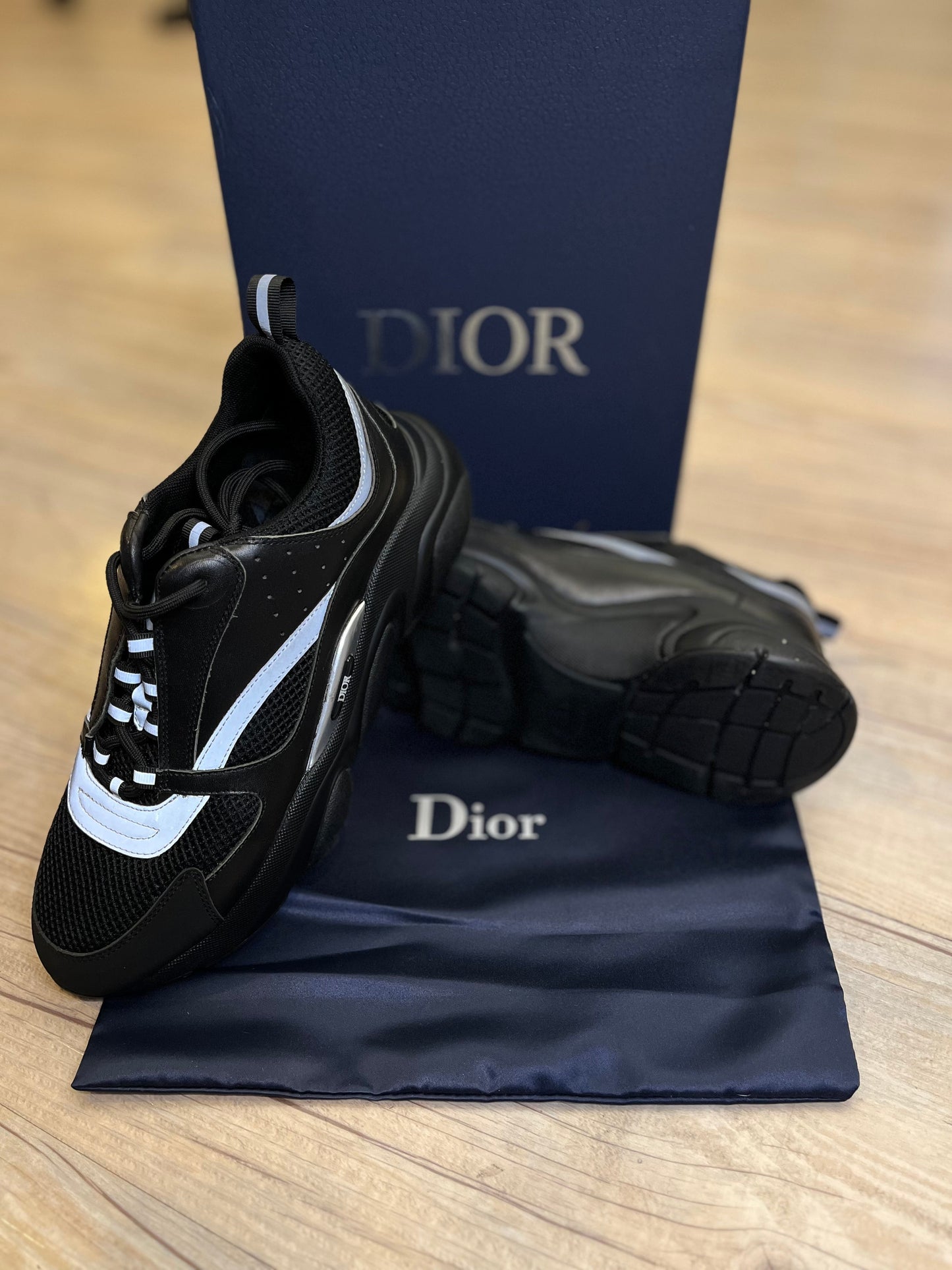 Dior B22 - Black